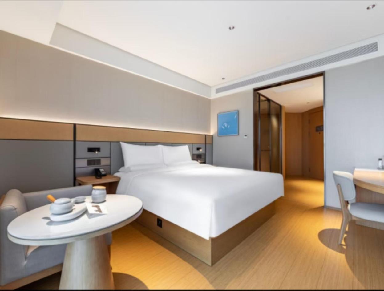 Ji Tangzhen Metro Station Hotel